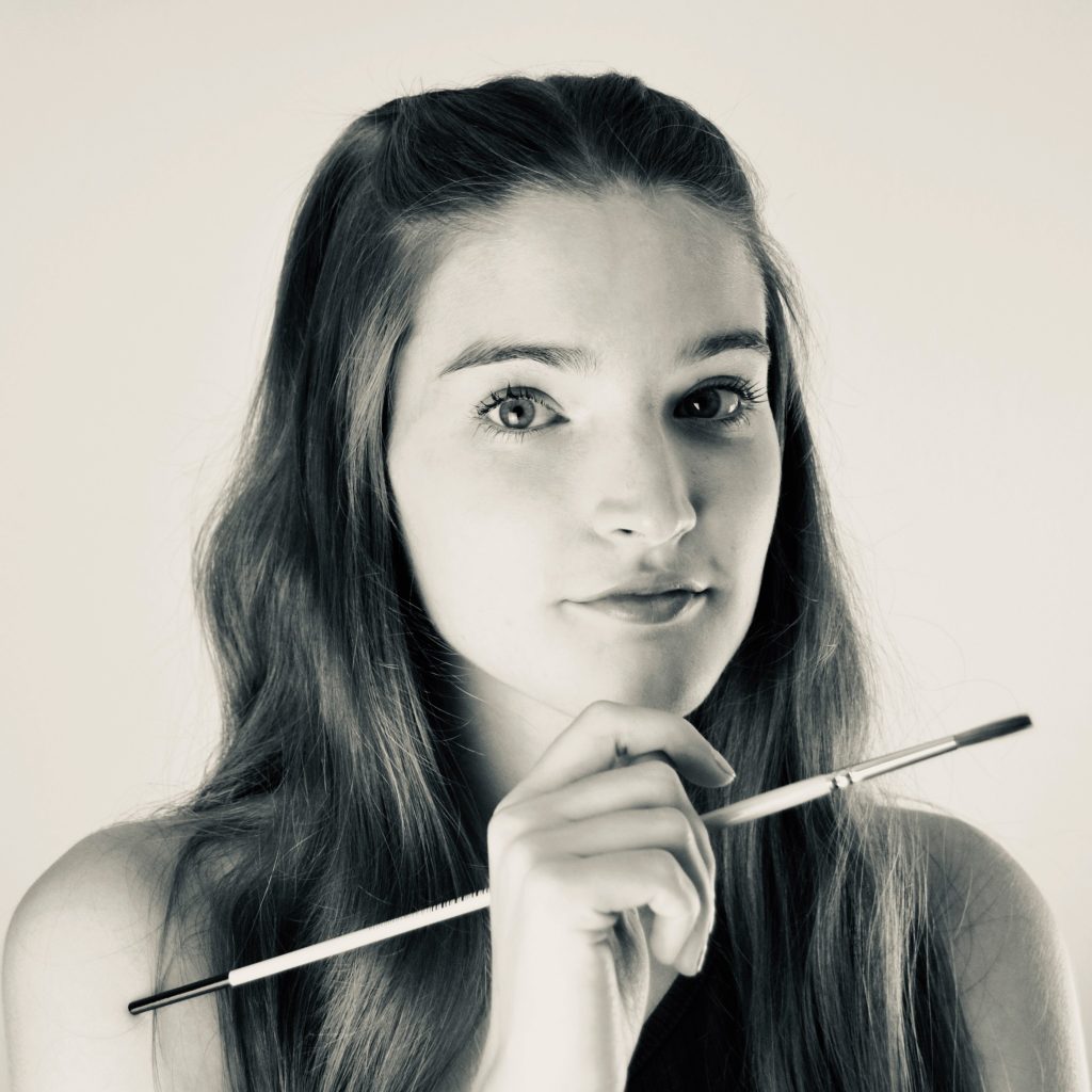 Teatro Divertido Asociación Cultural Sevilla Paula Portillo Alcaide Maestra de Educación Infantil. Creativa y encargada de Redes.